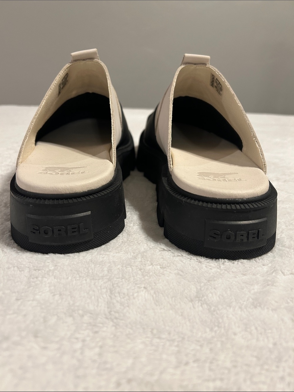 Sorel Rein CB Women Slip-On Clog Chalk/black Color. Lightweight EVA footbed. - Picture 6 of 11